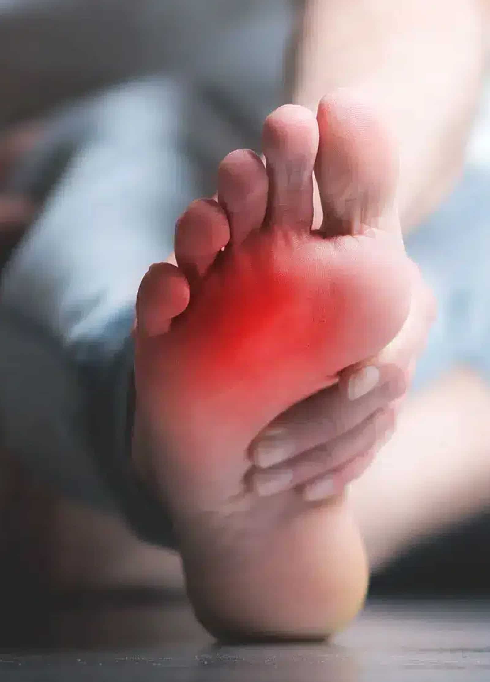 symptoms of ankle and foot pain